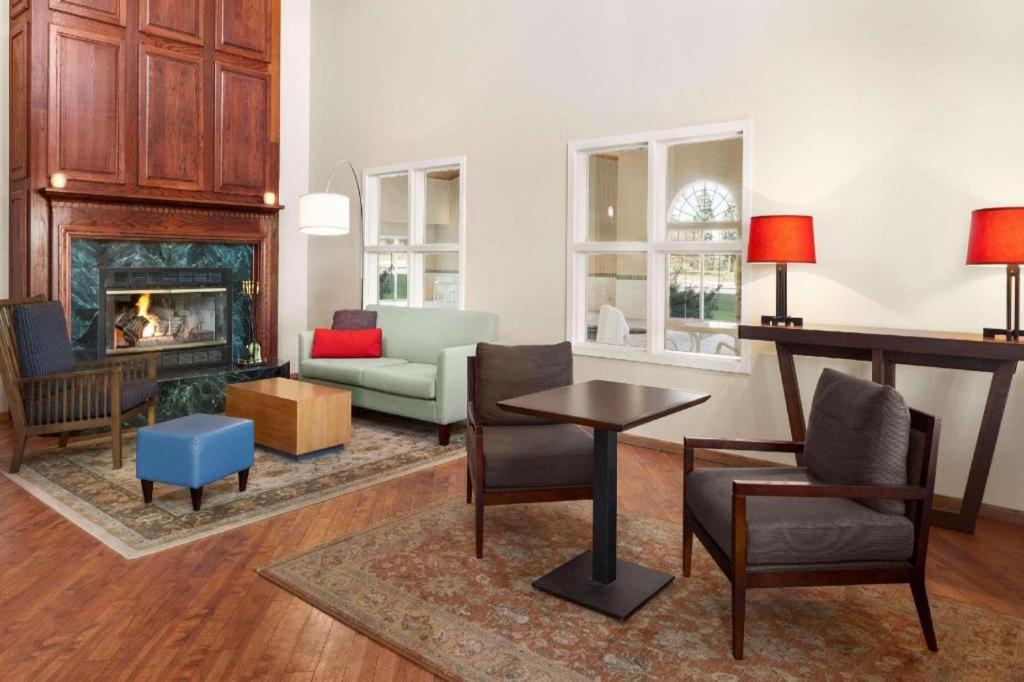 Country Inn & Suites By Radisson, Fort Dodge, Ia 외부 사진